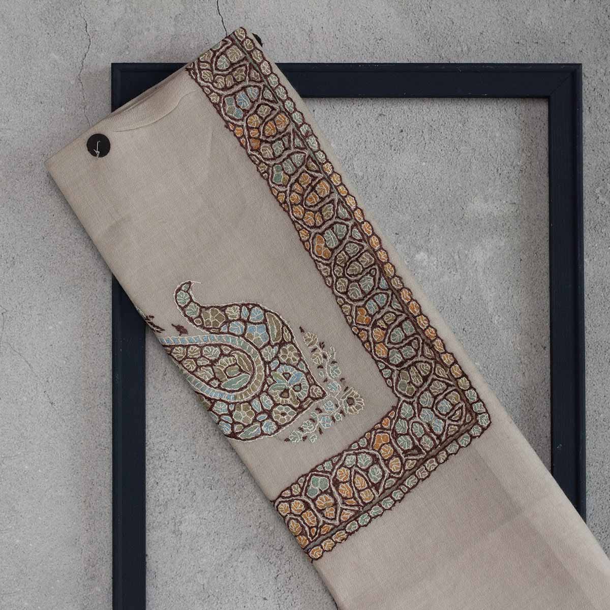 شال صوف سيمي باشمينا رجالي بنقشة يدوية فاخرة من شازار