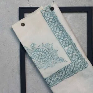 شال صوف سيمي باشمينا رجالي بنقشة يدوية فاخرة من شازار